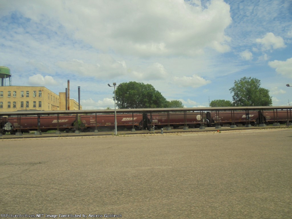 BNSF 485114 & 472040